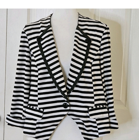 Torrid Black White Striped 3/4 Sleeve One Button Poly Blend Blazer Size 1(1X) - Picture 3 of 14